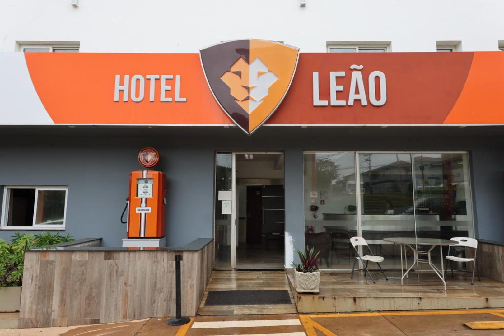 Hotel Pousada Do Leao Ленсойс-Паулиста Экстерьер фото